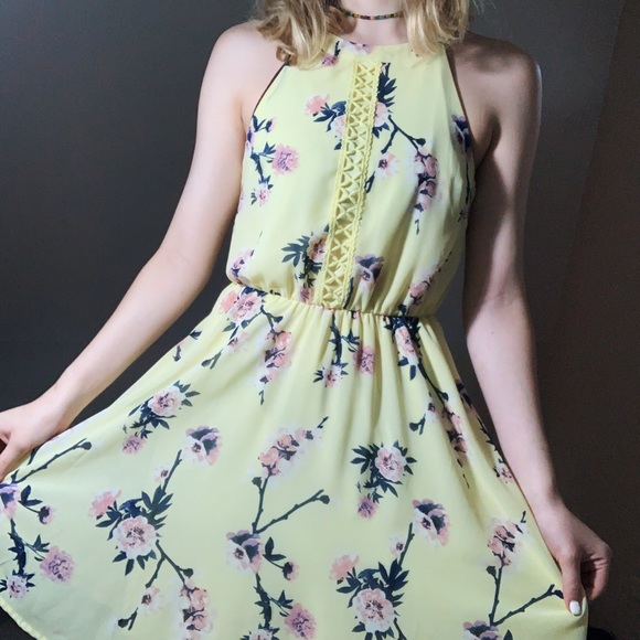 yellow floral dress - Picture 3 of 3